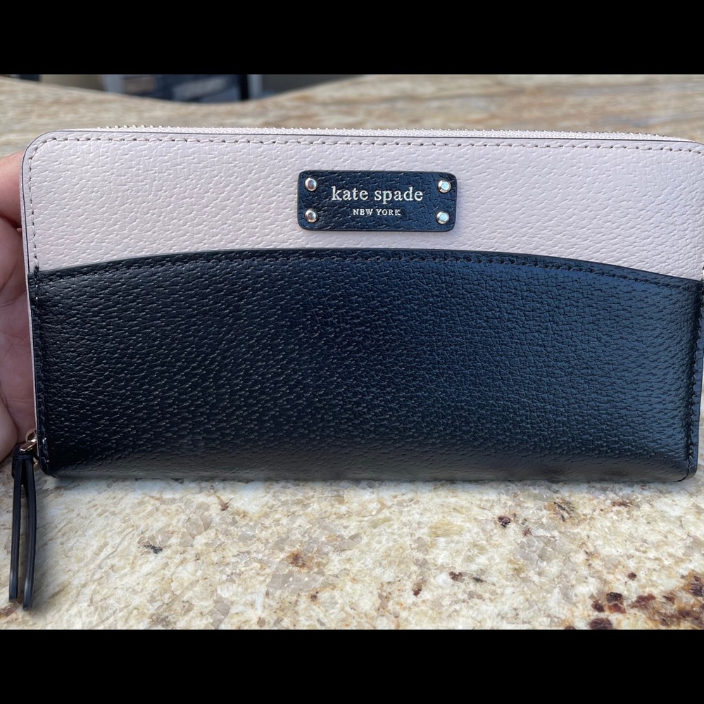 Kate Spade wallet in style Jeanne